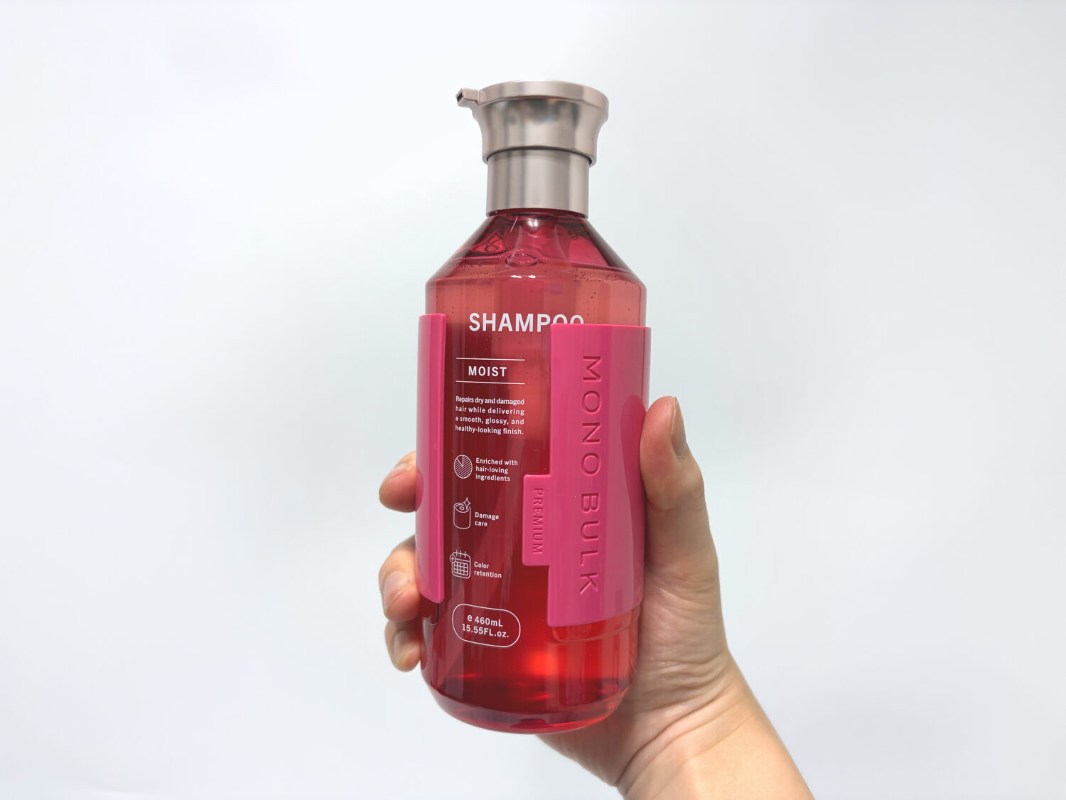 モノバルク モイスト シャンプー 立てて持ったところ