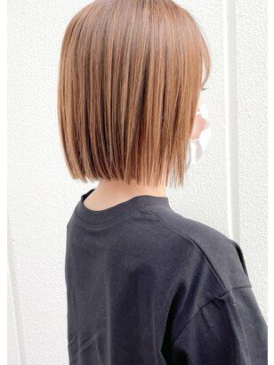 切りっぱなしボブ|シンプルでセットも簡単な「ストレート」