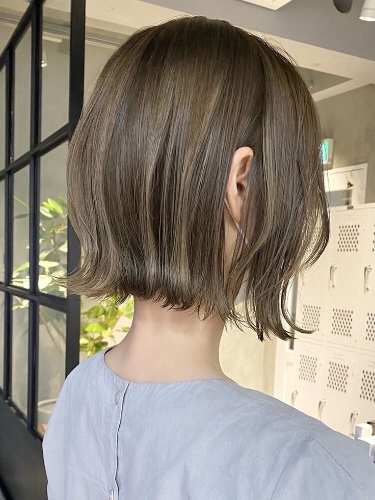 切りっぱなしボブ|王道の「外ハネ」「内巻きワンカール」