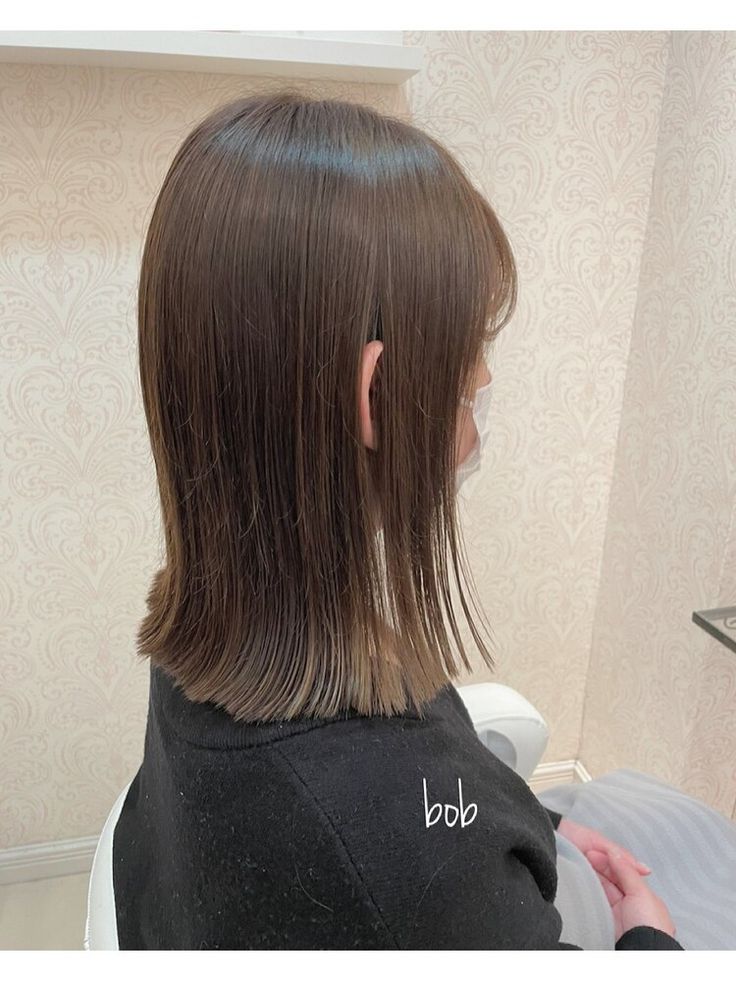 切りっぱなしボブ|落ち着いた雰囲気が人気のロングボブ