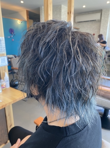 ブルーアッシュ×メンズ|メンズ×ブルーアッシュのおすすめスタイル「青色が強め」
